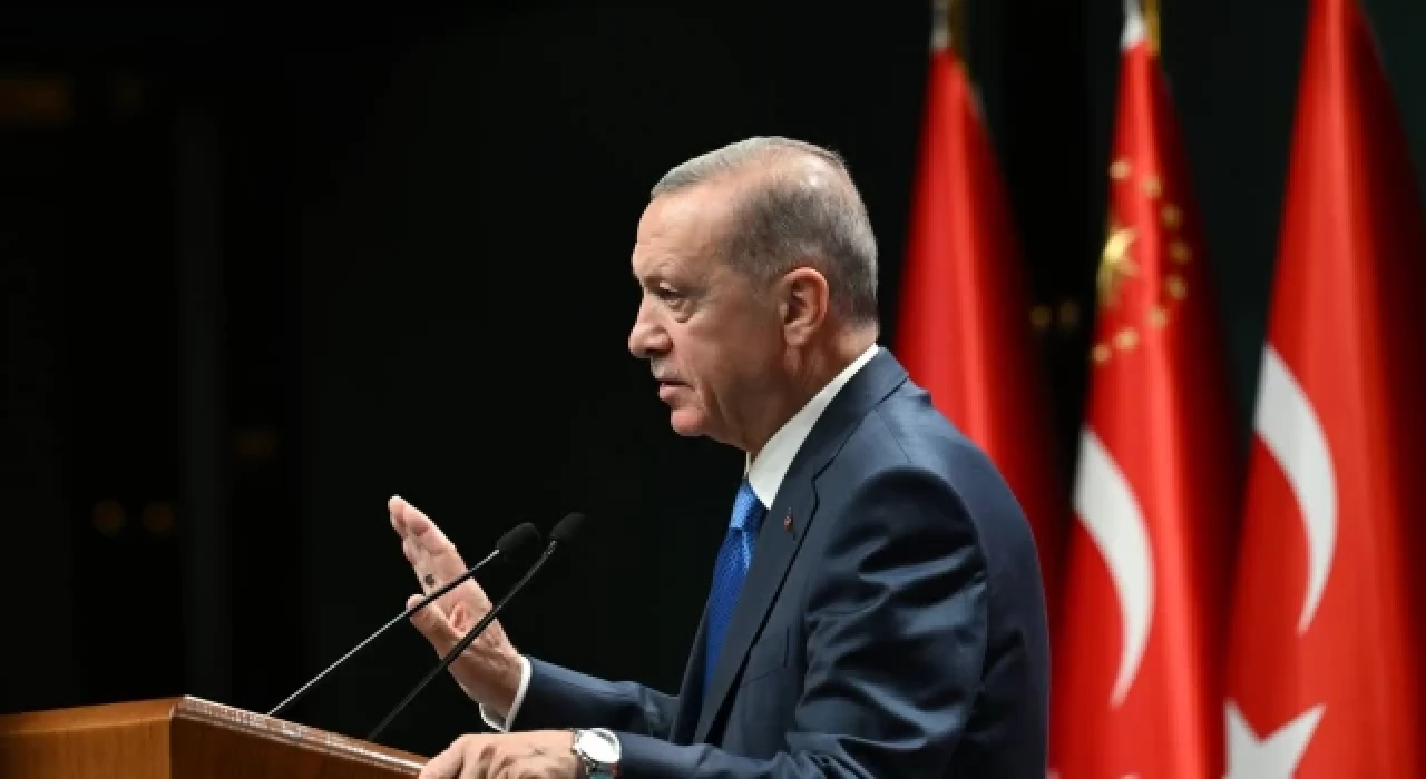 Erdoğan: 2024 yılı kredi ve burs rakamları lisans öğrencileri için 2 bin  liraya çıkacak