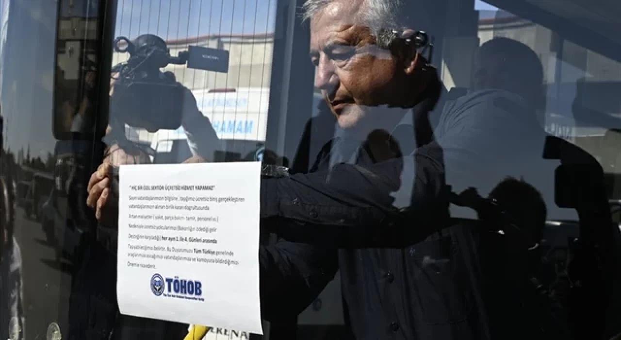 Halk otobüsleri, ayın 1'i ile 4'ü arası ücretsiz yolcu taşıma kararını afişlerle duyurdu