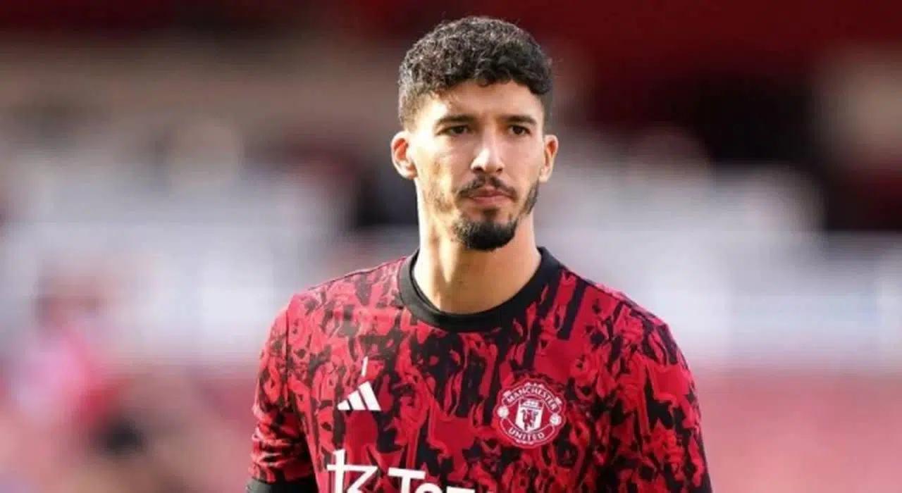 Manchester United’da Altay Bayındır’a kötü haber!
