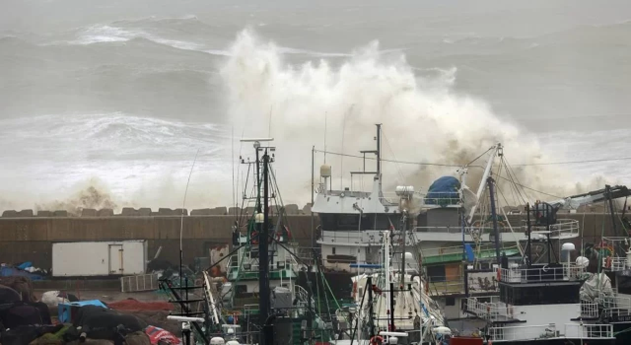Bakan Yerlikaya: Sel ve olumsuz hava şartları nedeniyle 9 vatandaşımız hayatını kaybetti