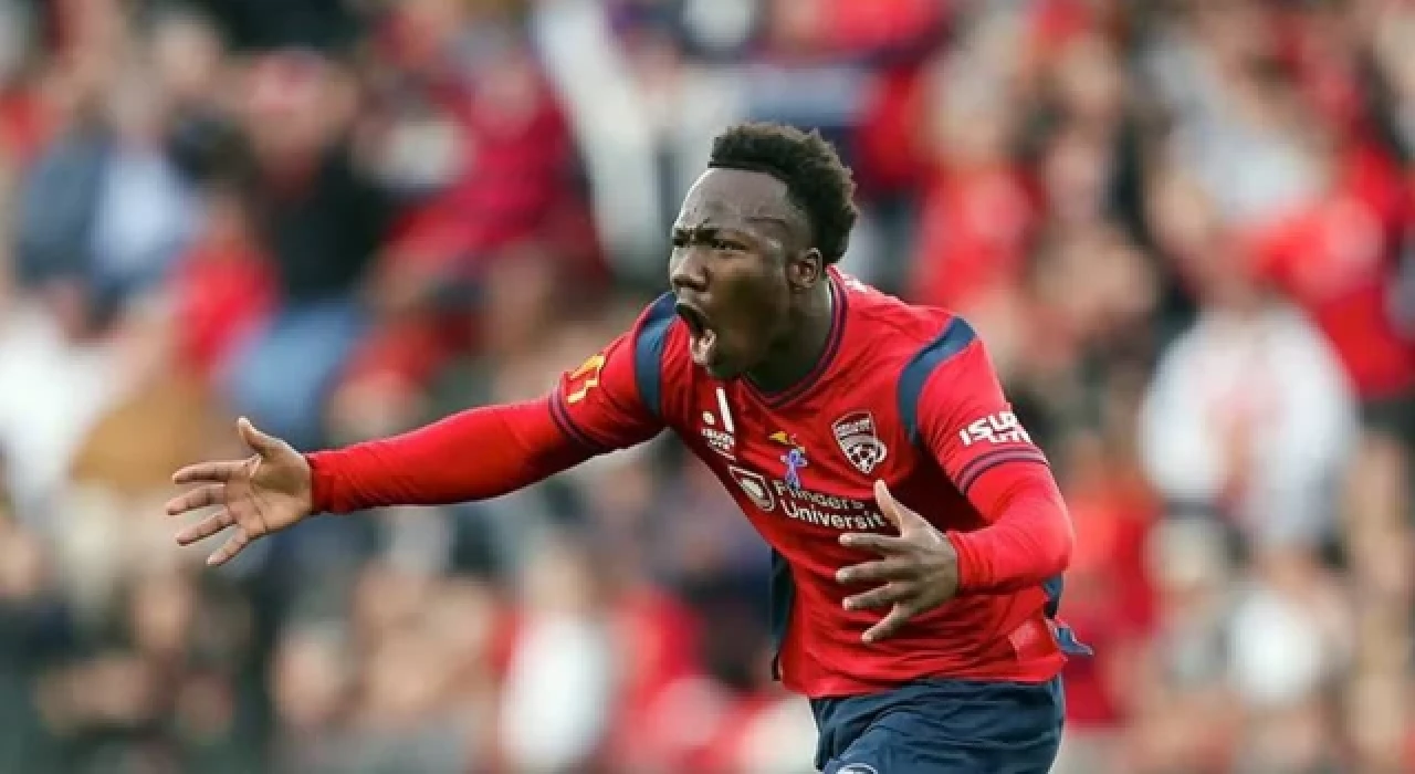 Bayern Münih, 17 yaşındaki yeni transferini duyurdu