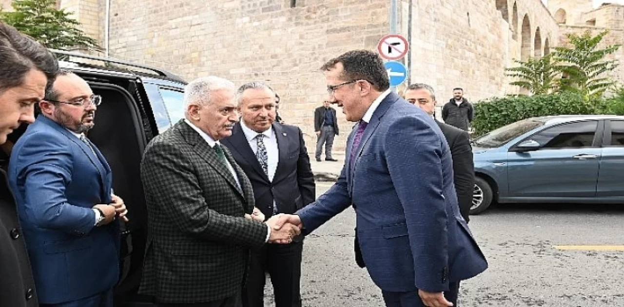 Binali Yıldırım nevşehir belediyesi’ni ziyaret etti