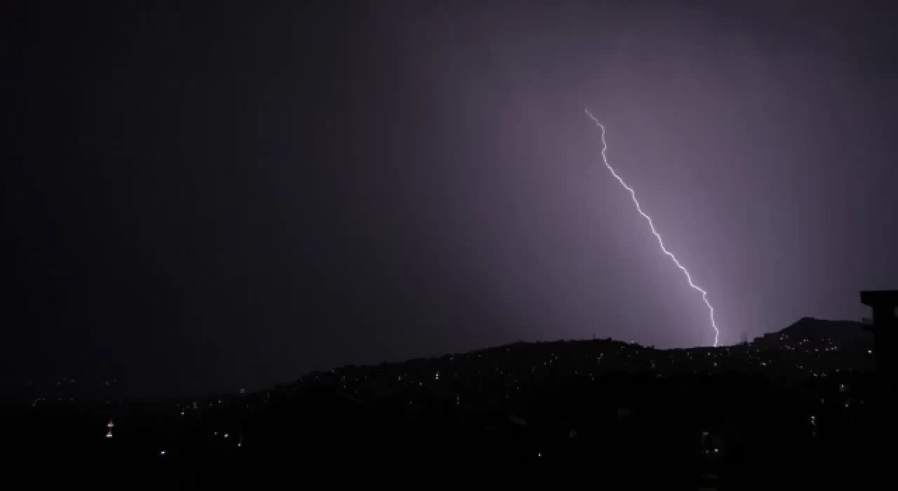 Çanakkale Boğaz ve Garnizon Komutanlığına yıldırım düştü: 4 asker yaralı