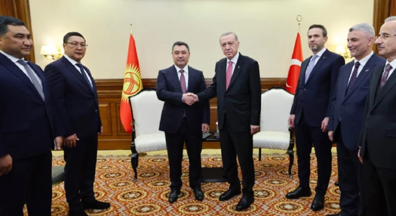 Erdoğan, Kırgızistan Cumhurbaşkanı Sadır Caparov ile görüştü