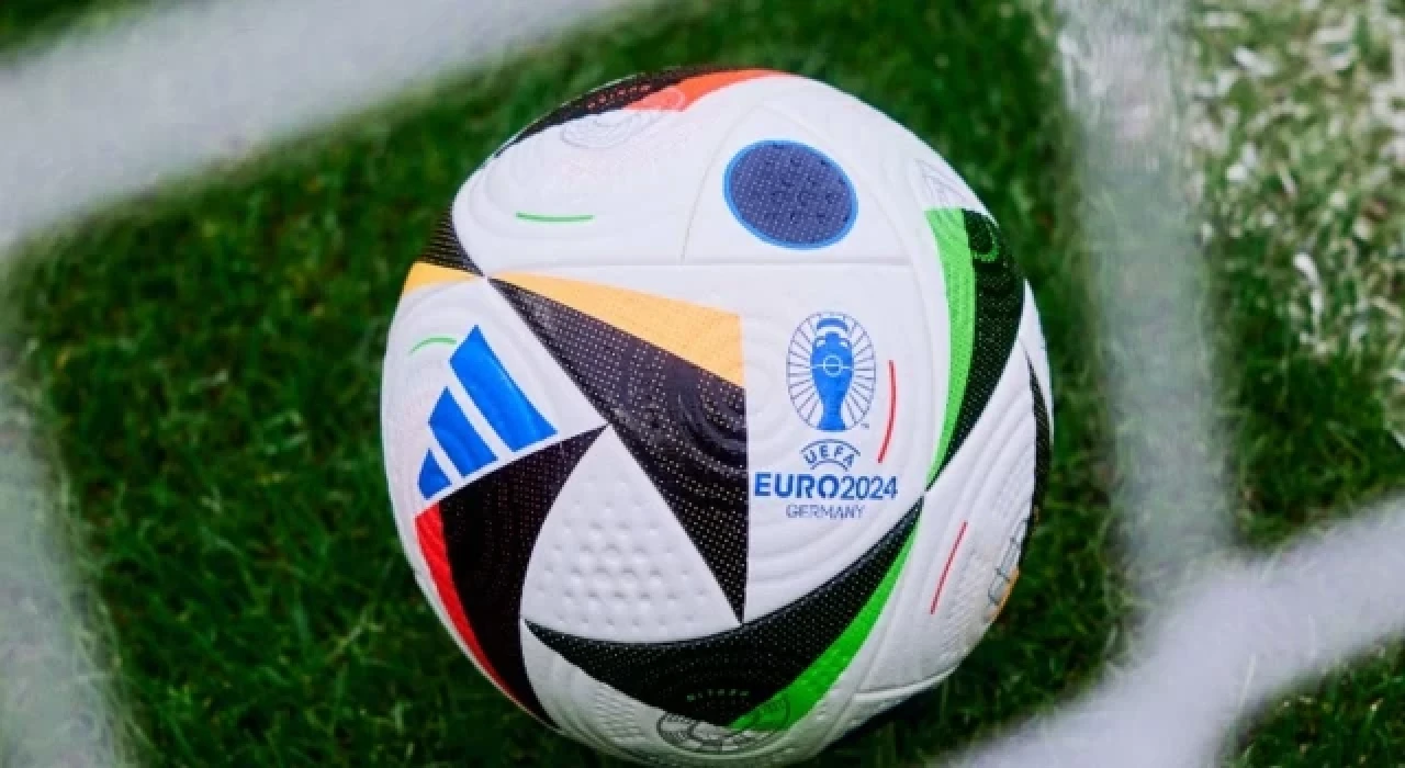 EURO 2024'ün resmi maç topu tanıtıldı: "Fussballliebe"