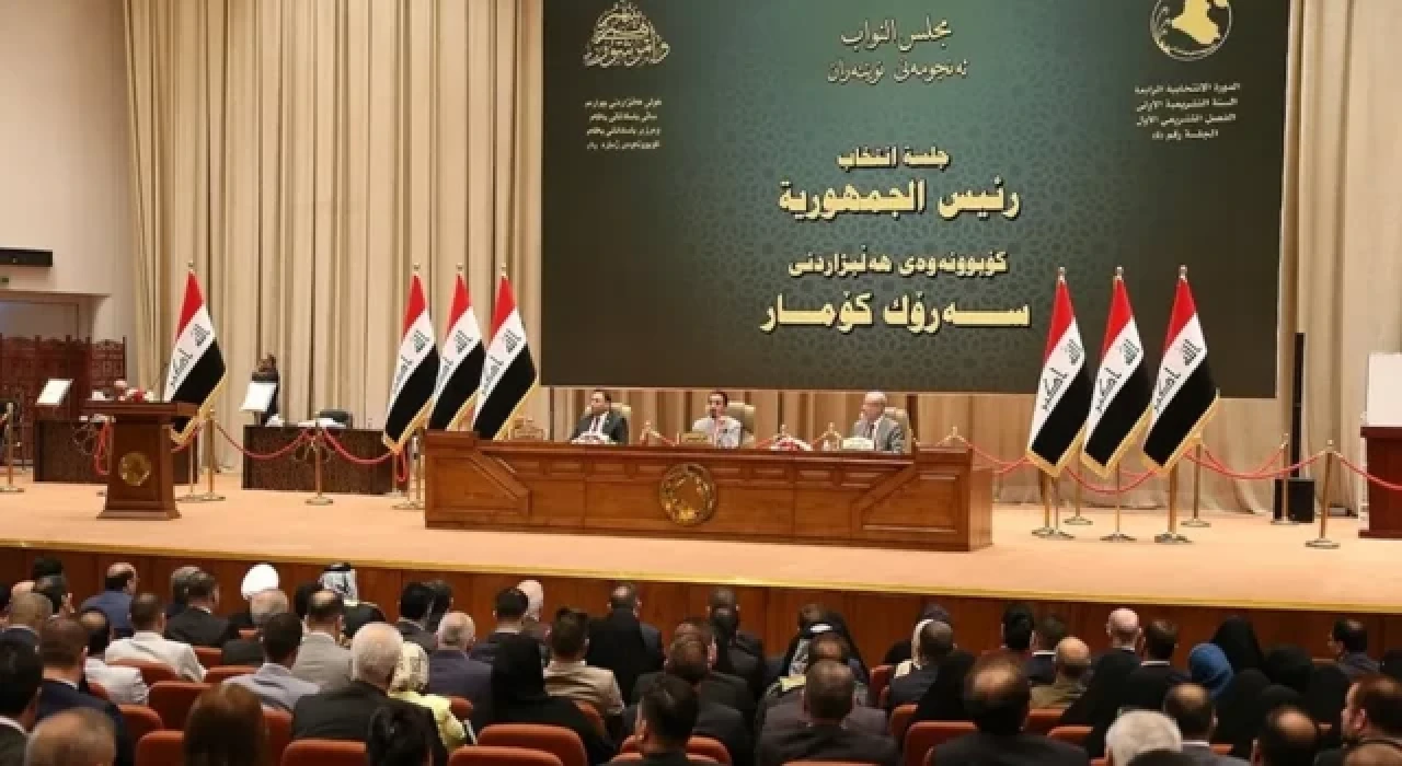 Irak Meclis Başkanı'nın milletvekilliği düşürüldü: 3 bakan istifa etti