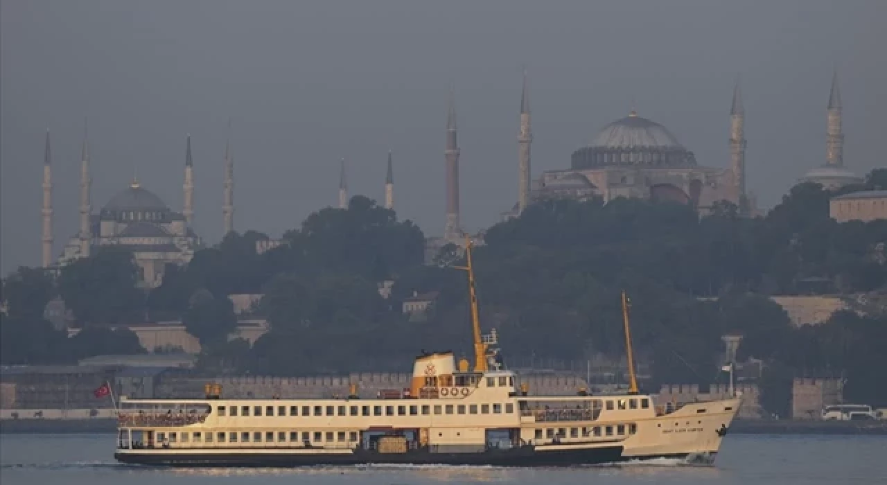 İstanbul'da vapur seferlerine hava muhalefeti engeli