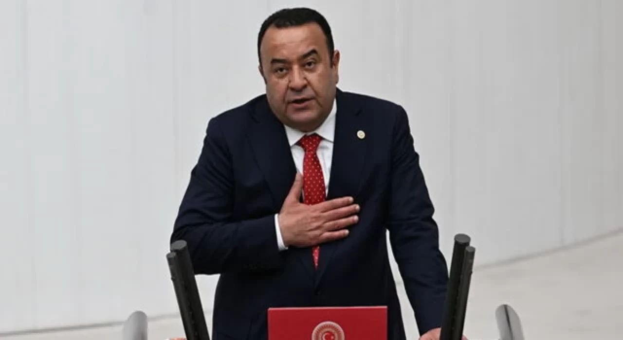 İYİ Parti Ankara Milletvekili Adnan Beker partisinden istifa etti