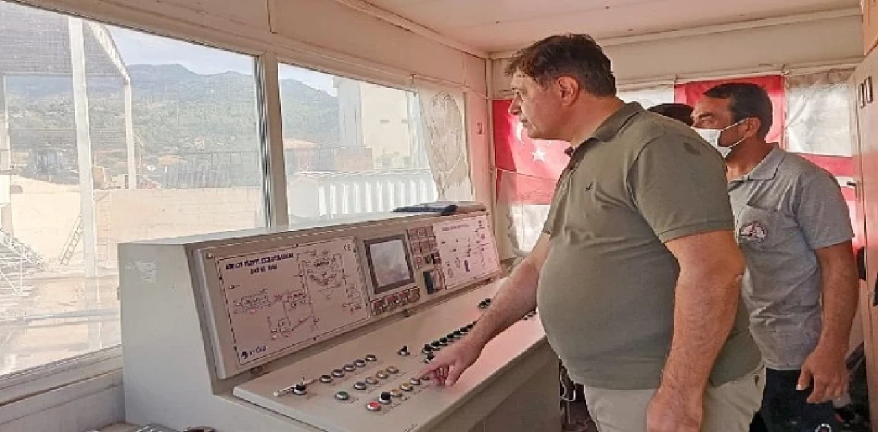 Karşıyaka Belediyesi 1 yılda 75 bin metrekare yol onarımı yaptı