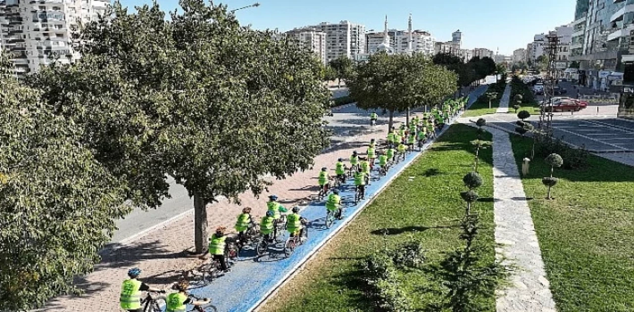 Konya’da Öğrenciler Güvenli Okul Yolları Projesi’yle Okula Bisikletle Gidiyor