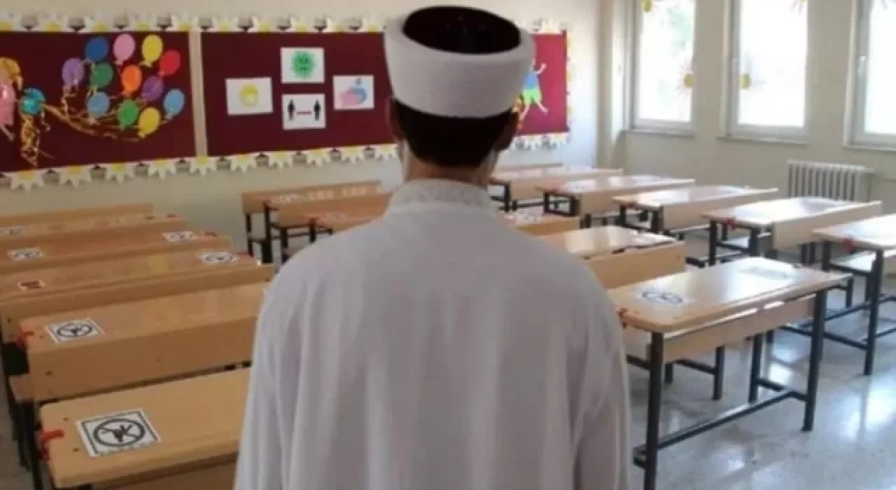 ‘Manevi danışman’ olarak derslere giren bir Diyanet görevlisi hakkında skandal iddia