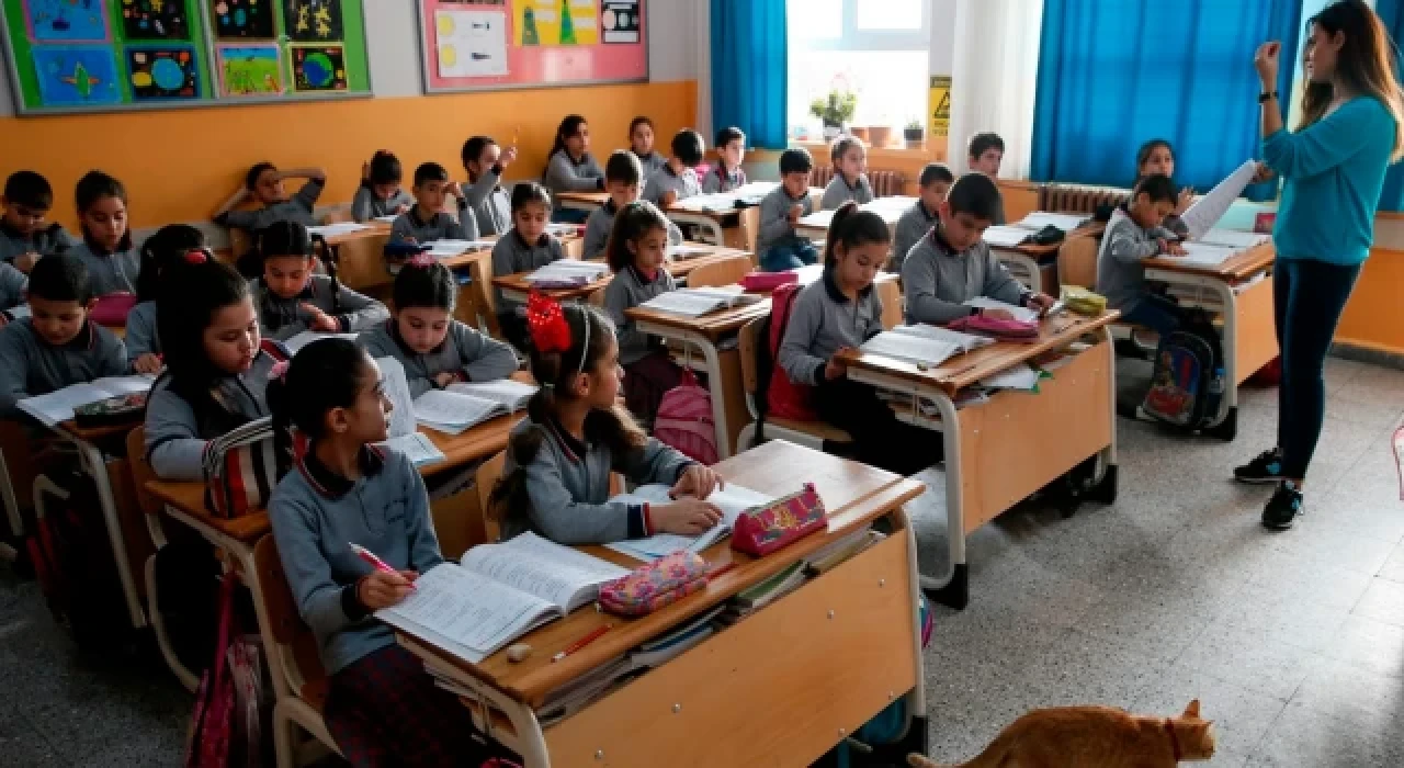 MEB, yeni müfredatta tüm derslerde sadeleşmeye gidiyor