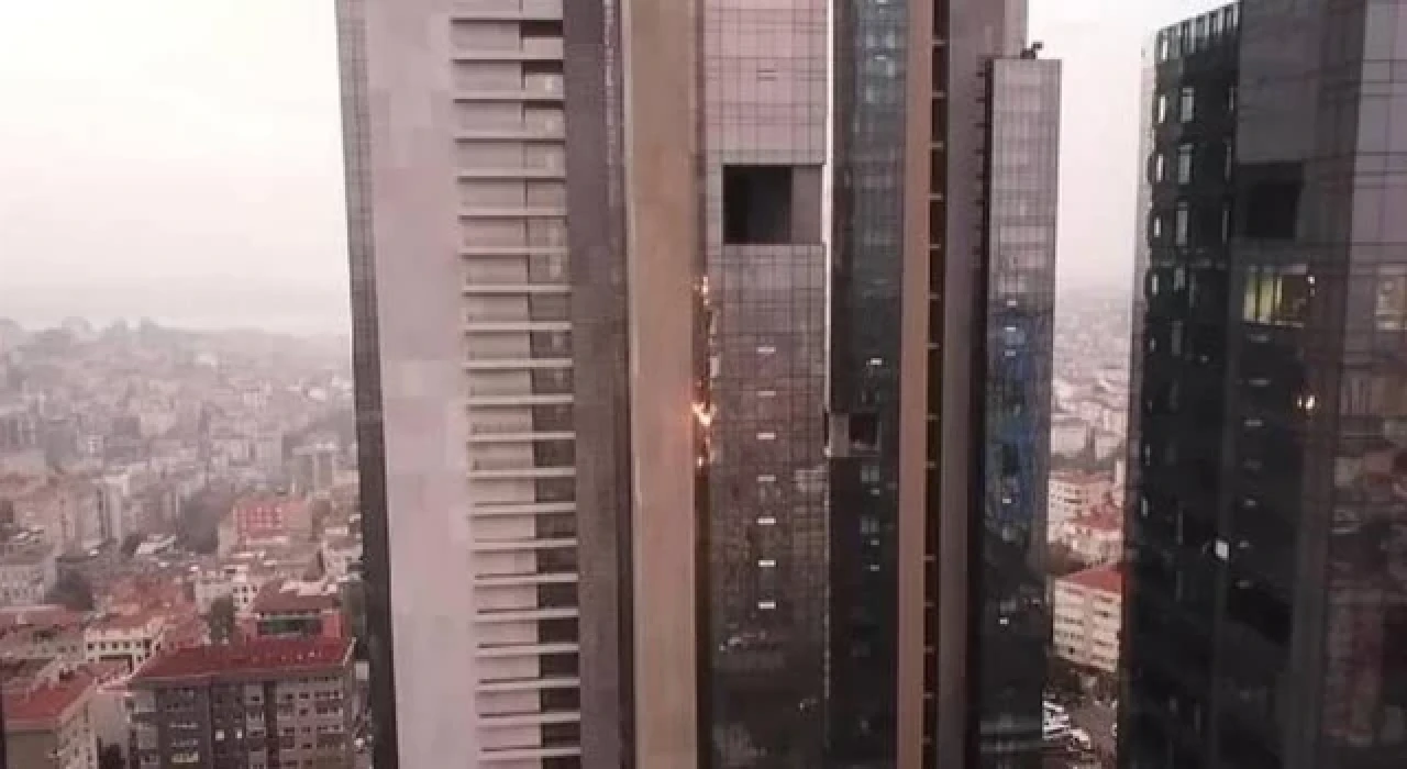 Mecidiyeköy'de Torun Center'da yangın çıktı