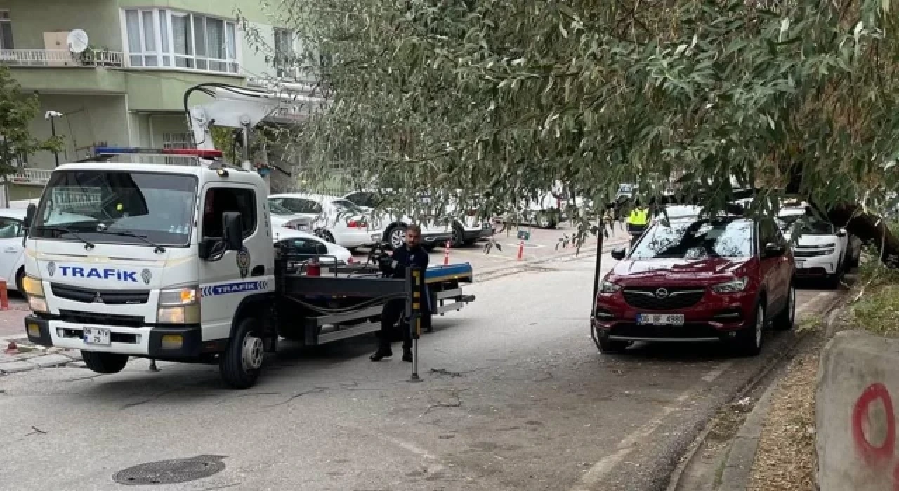 “Vale operasyonu” diye geldiler, hastalar ile sokak sakinlerinin araçlarını götürdüler