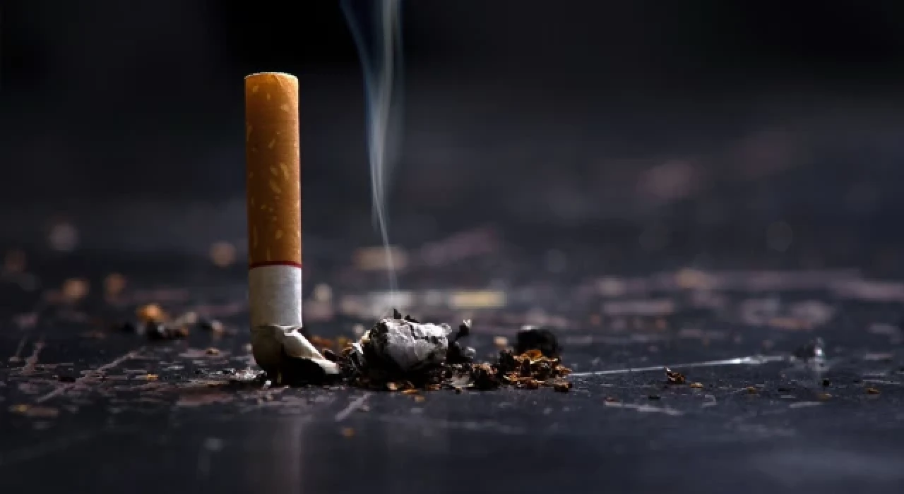 Yeni Zelanda, gelecek jenerasyonlara sigarayı yasaklayan yasadan vazgeçiyor