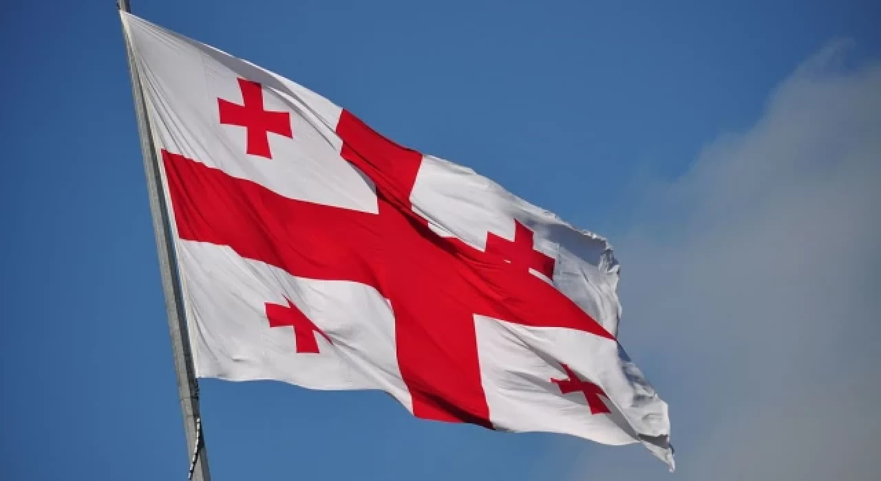 AB, Gürcistan'a aday ülke statüsü verdi