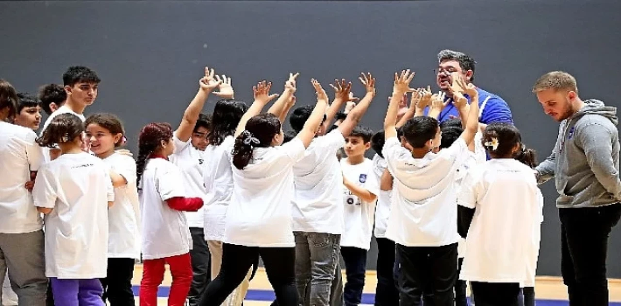 Anadolu Efes Spor Kulübü, 2023 ?? 2024 Sezonu One Team Sosyal Sorumluluk Projesine Başladı