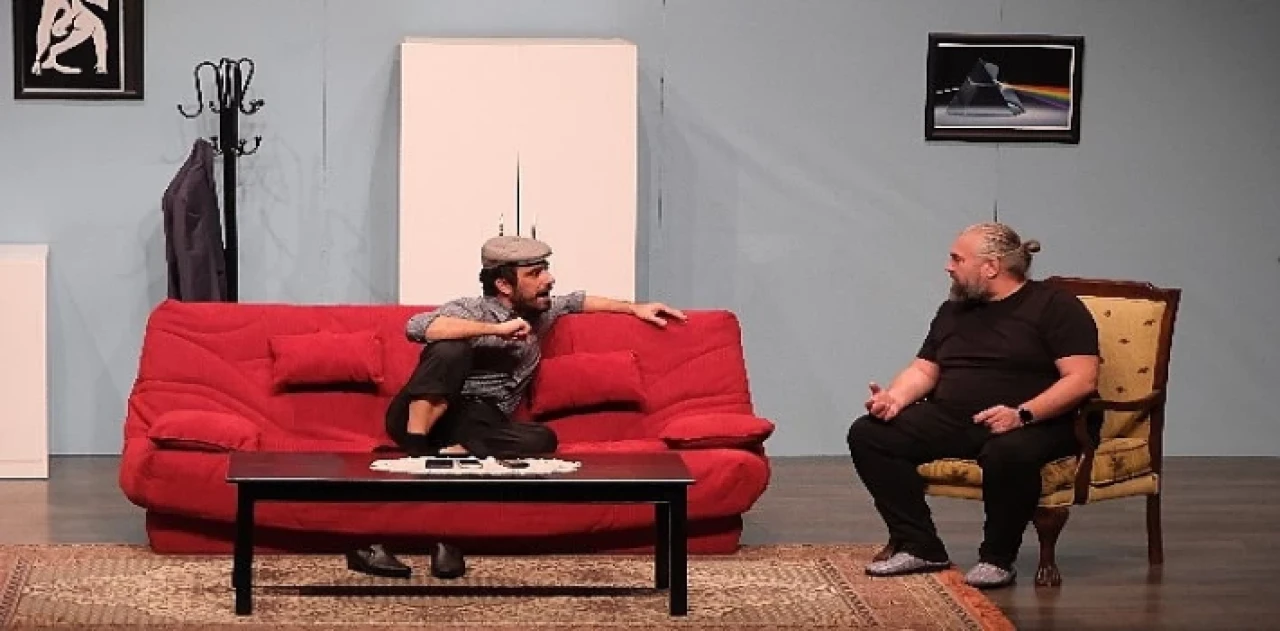 Aydın Büyükşehir Belediyesi Şehir Tiyatroları ”kamuran’ın melekleri” oyununu izleyicilerle buluşturdu