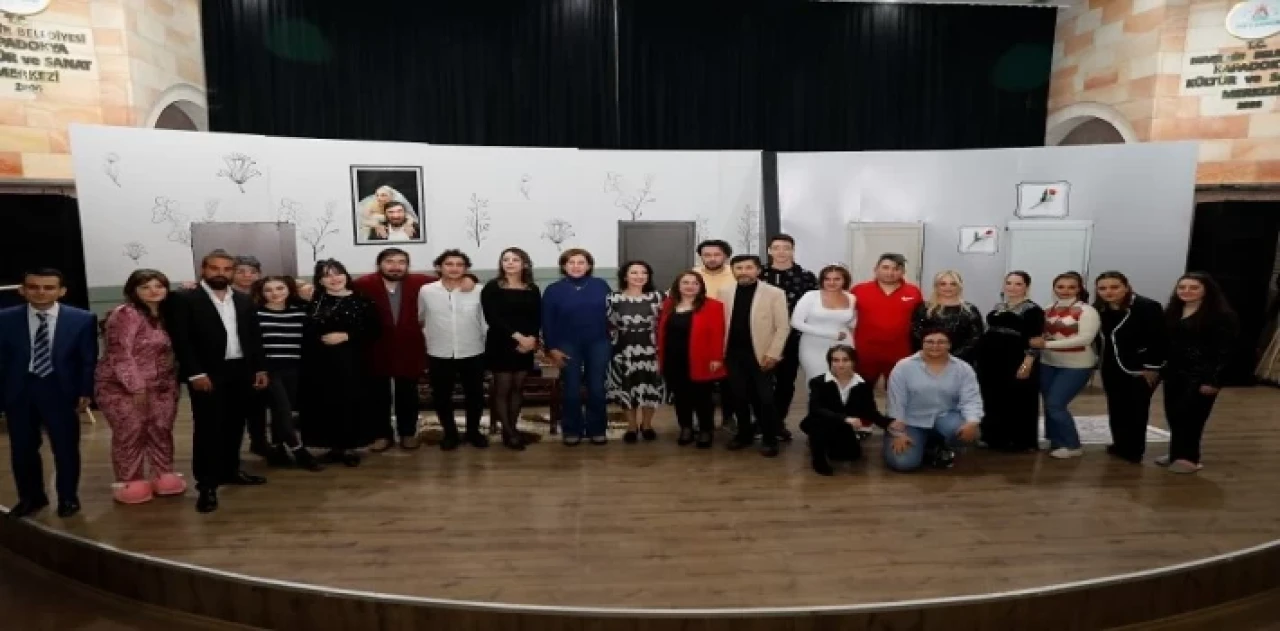 Nevşehir Belediye Şehir Tiyatrosu’ndan kahkaha tufanı