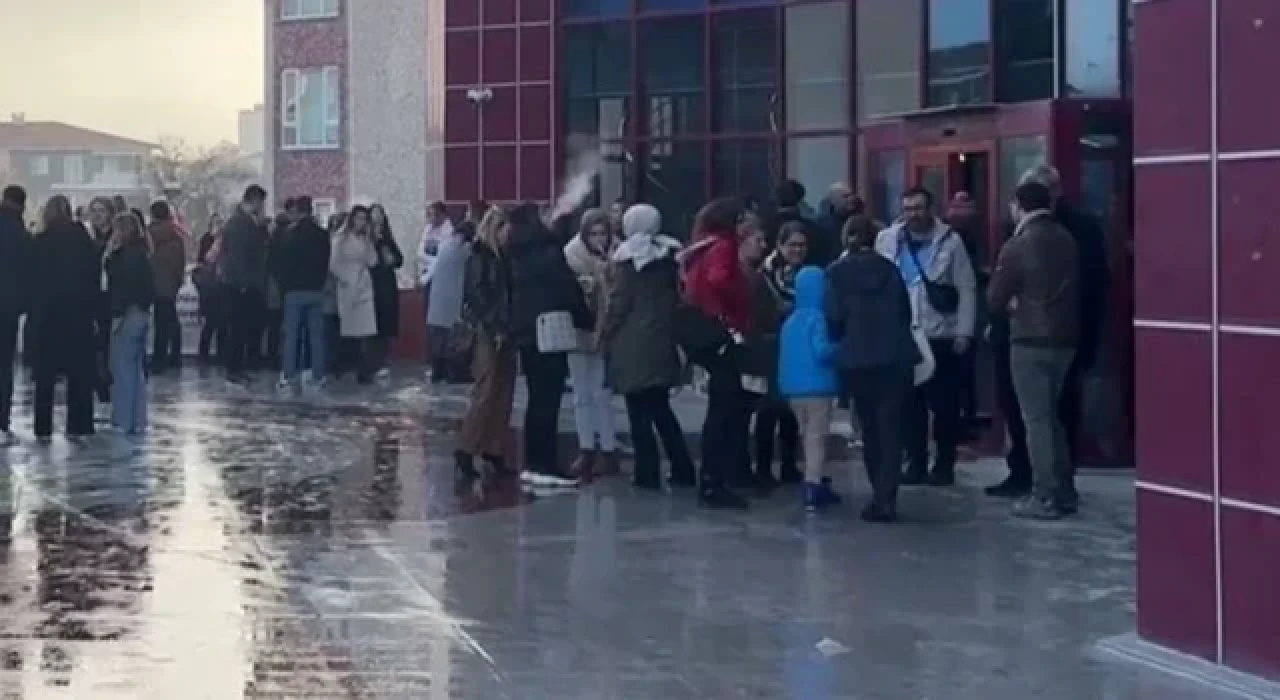 Sigaranın zararları panelinde sigara molası