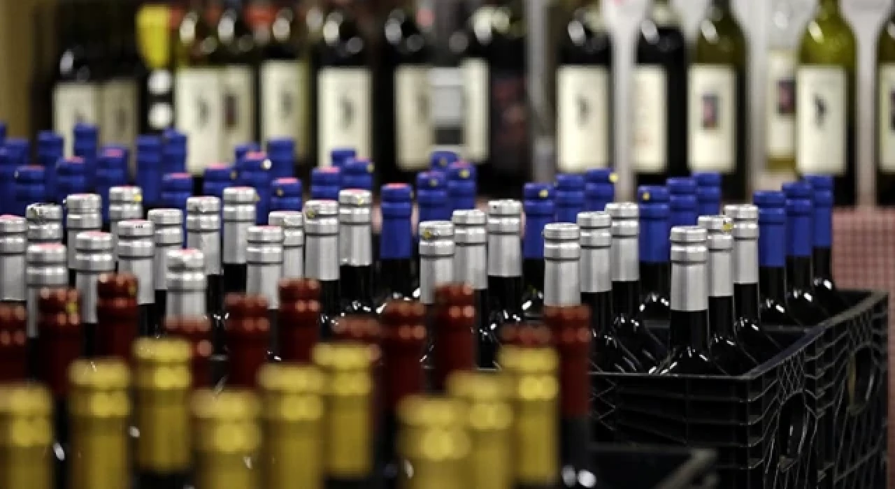 Yerlikaya duyurdu: 81 ilde 'alkol operasyonu' yapıldı, 25 bin litre içkiye el kondu