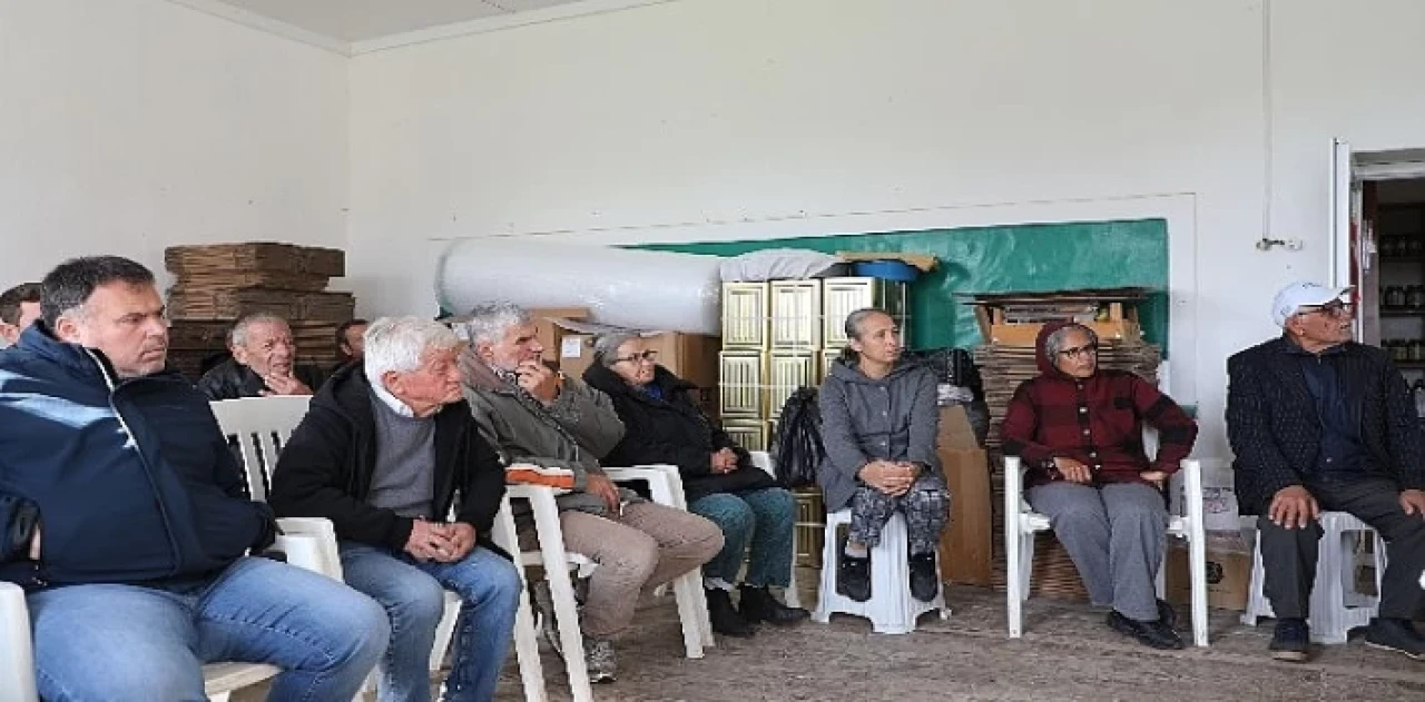 Büyükşehirden Datça’da Badem ve Zeytin Eğitimi