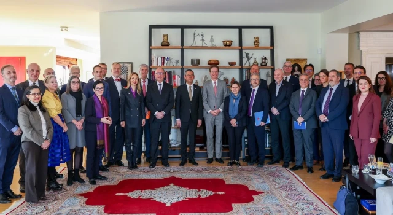 CHP Genel Başkanı Özel, AB büyükelçileriyle buluştu