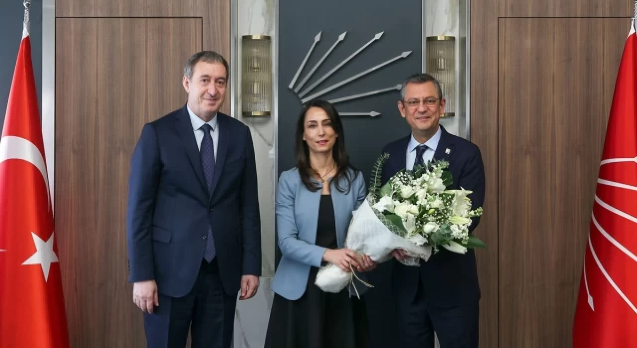 DEM Parti Eş Genel Başkanları, CHP lideri Özgür Özel'i ziyaret etti