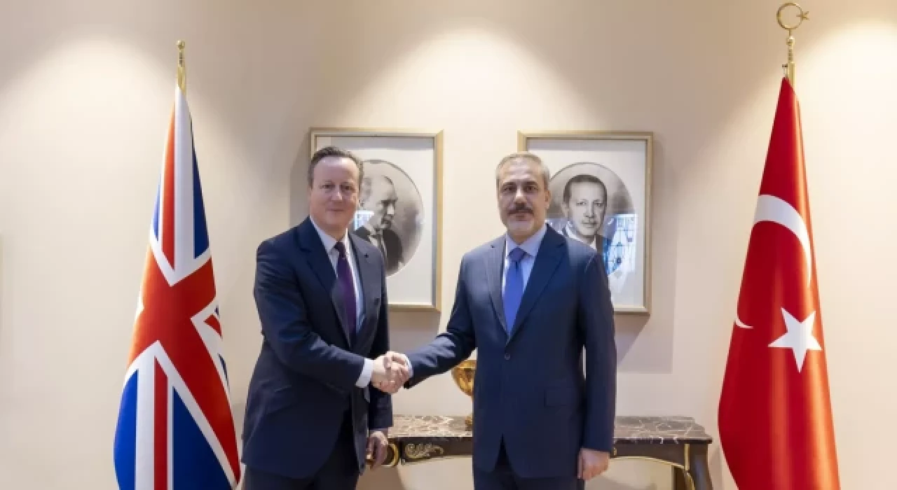Dışişleri Bakanı Fidan, İngiliz mevkidaşı Cameron ile görüştü