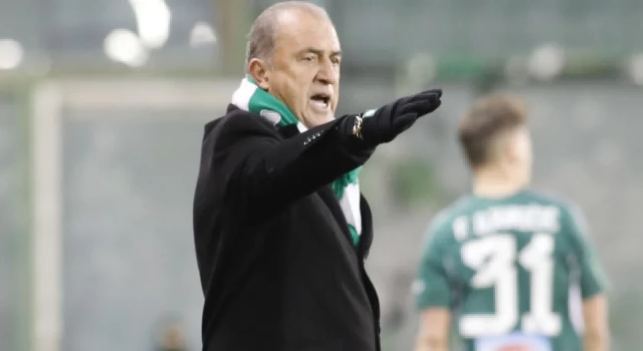 Fatih Terim'li Panathinaikos uzatmada yıkıldı, liderliği PAOK'a kaptırdı