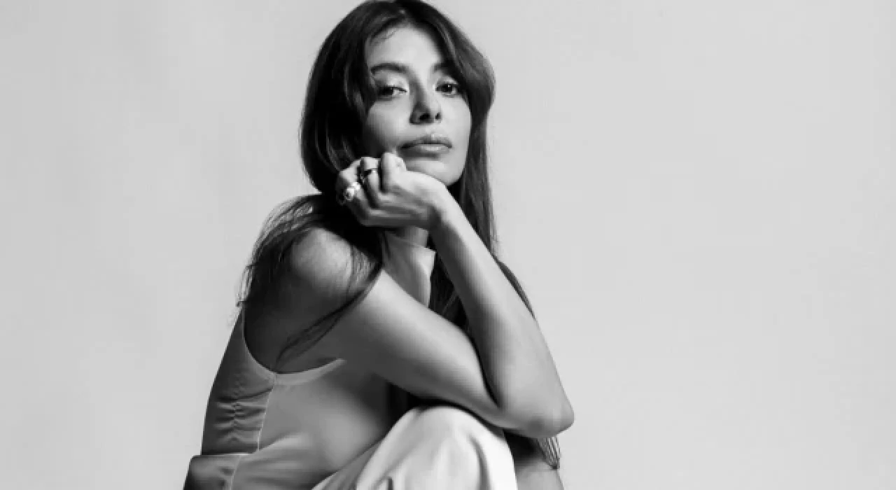 Oyuncu Selin Şekerci'den öpüşme itirafı! "Kamyoncu gibi giriyorum partnerlerime"