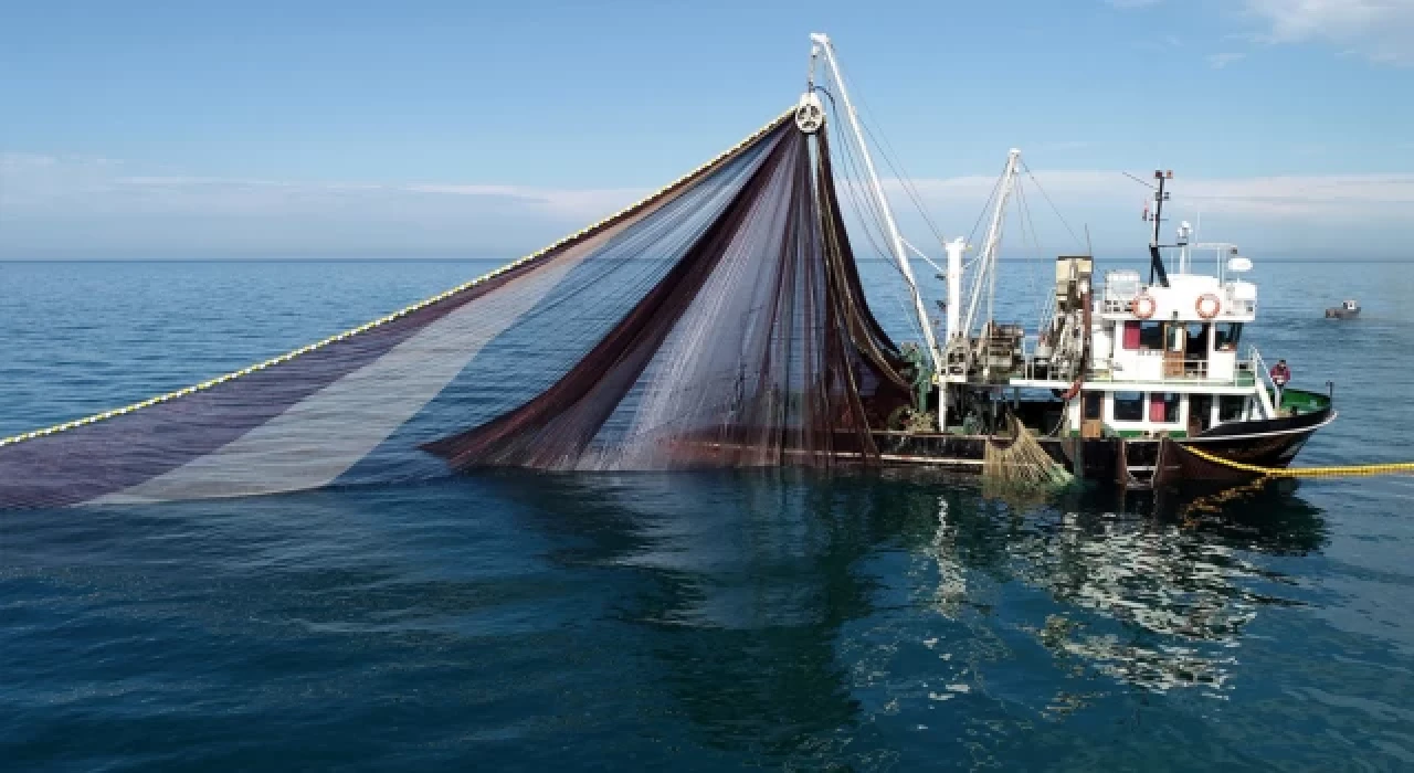Resmi Gazete’de yayımlana göre, izleme cihazı hasarlı olan gemiler avcılık faaliyetinde bulunamayacak