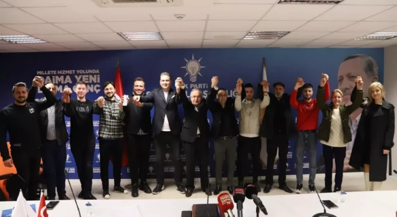 Samsun'da İYİ Parti'den istifa eden 11 kişi AK Parti'ye geçti