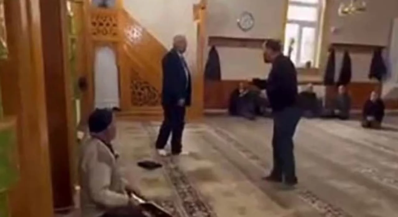 Sivas'ta Kur'an-ı Kerim'e basan kişiye ev hapsi verildi