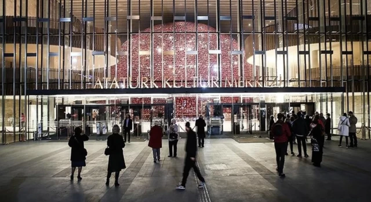 Tiyatro ve müzikal izleyicileri 2024'te AKM'de buluşacak