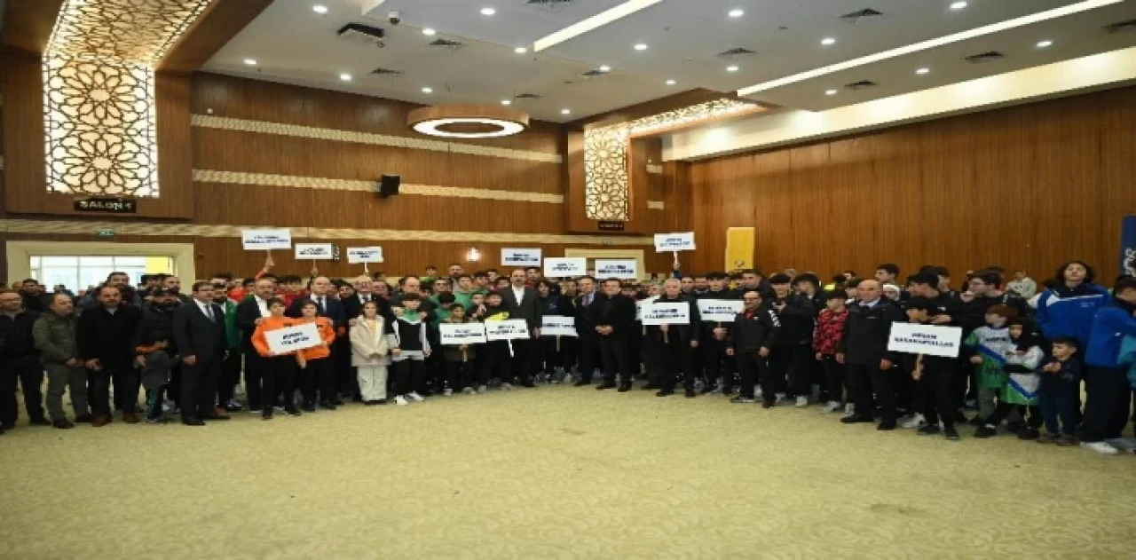 Konya’da amatör spor kulüplerine malzeme desteği