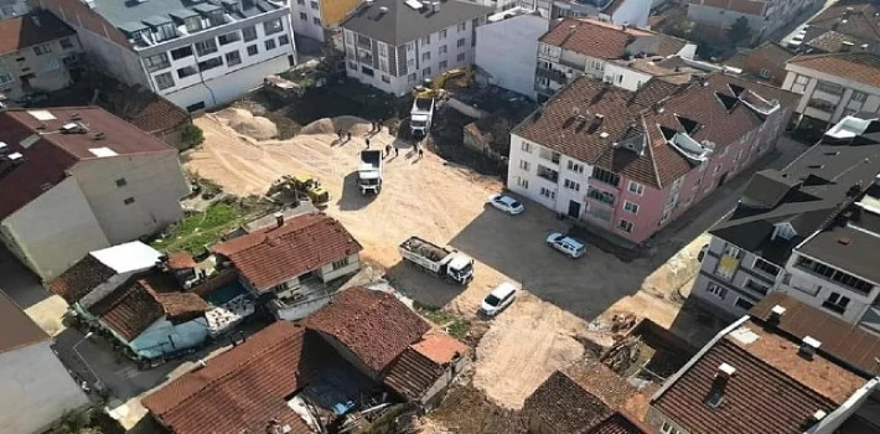 Mahalle Aralarındaki Atıl Alanlar Otoparka Dönüşüyor