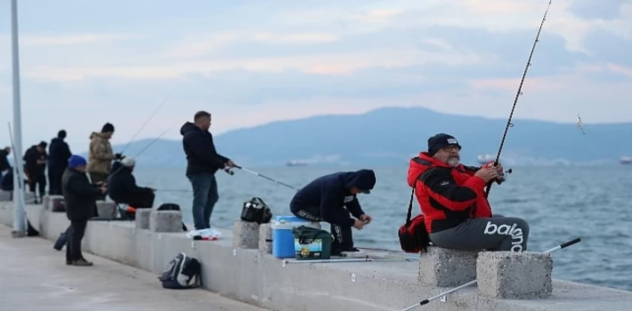 Balık Avı Tutkunları Aliağa’da Yarıştı