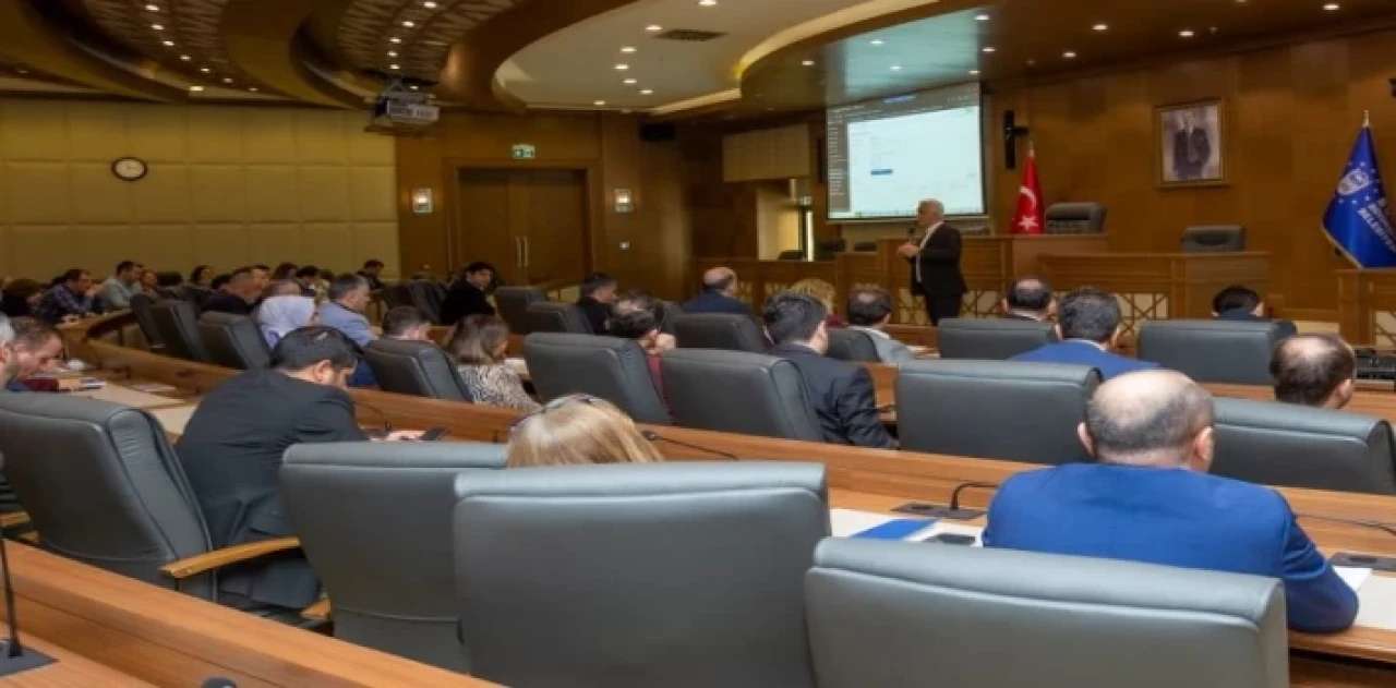 Bursa Büyükşehir personeline hizmet için ’resmi yazışma’ eğitimi