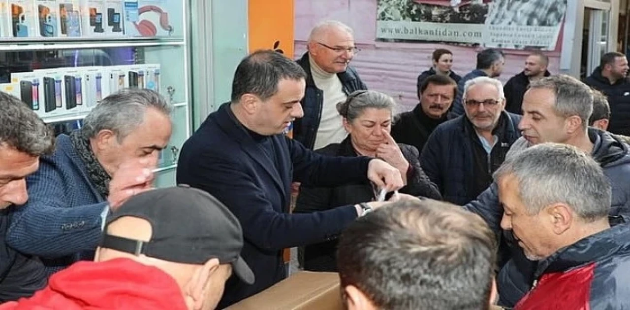 Çetinkaya, ’Simit Dolması’ dağıttı