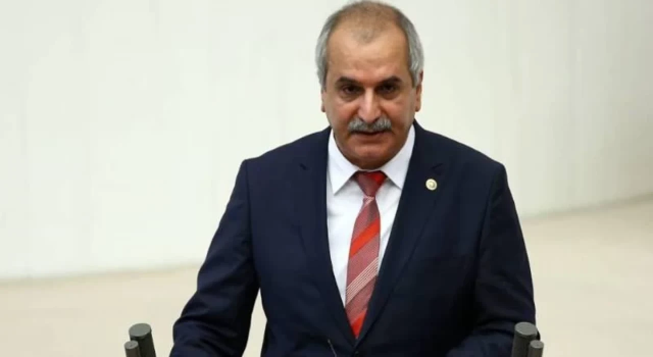 Eski vekil Ahmet Çelik'i kardeşi bıçakladı; durumu kritik!