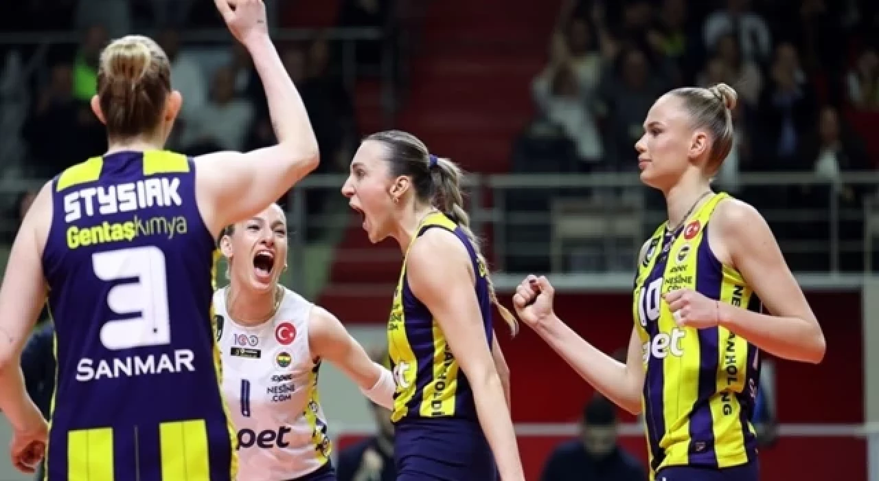 Fenerbahçe Opet normal sezonu lider tamamladı