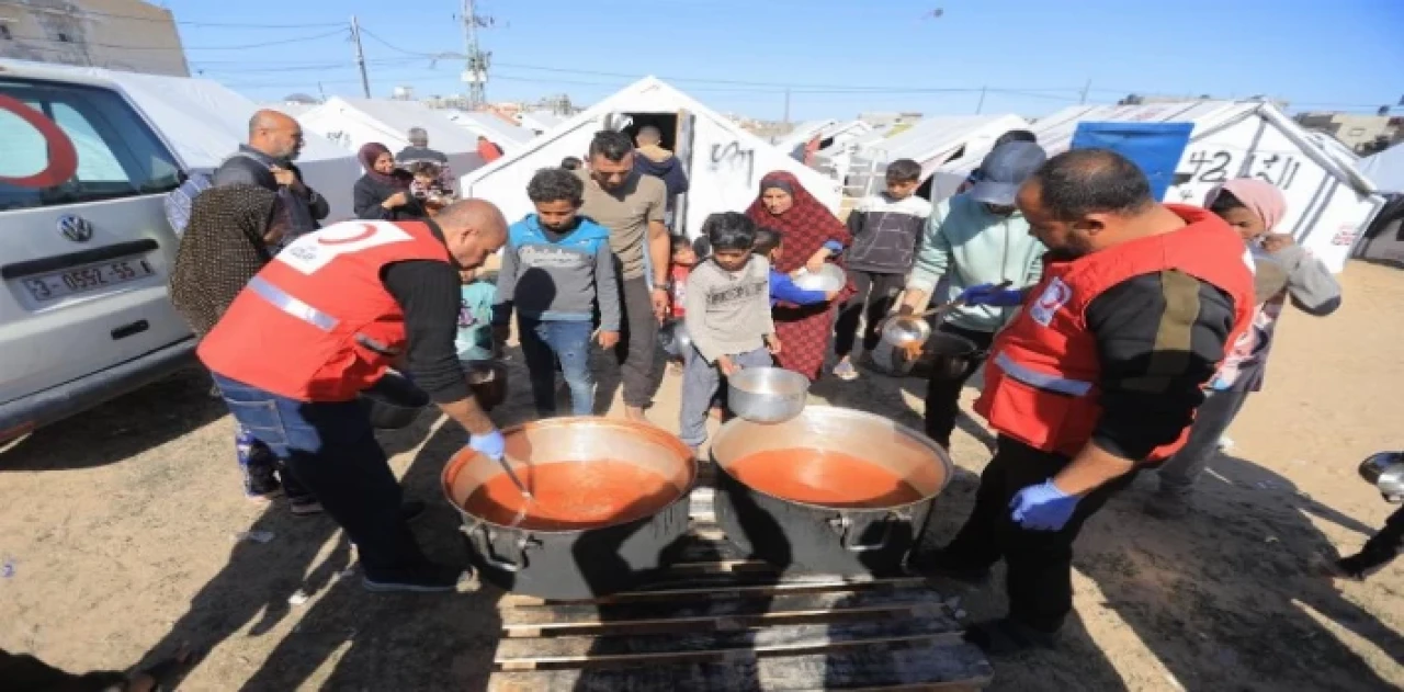 Kızılay’ın ’iyilik gemisi’ Mısır’a ulaştı