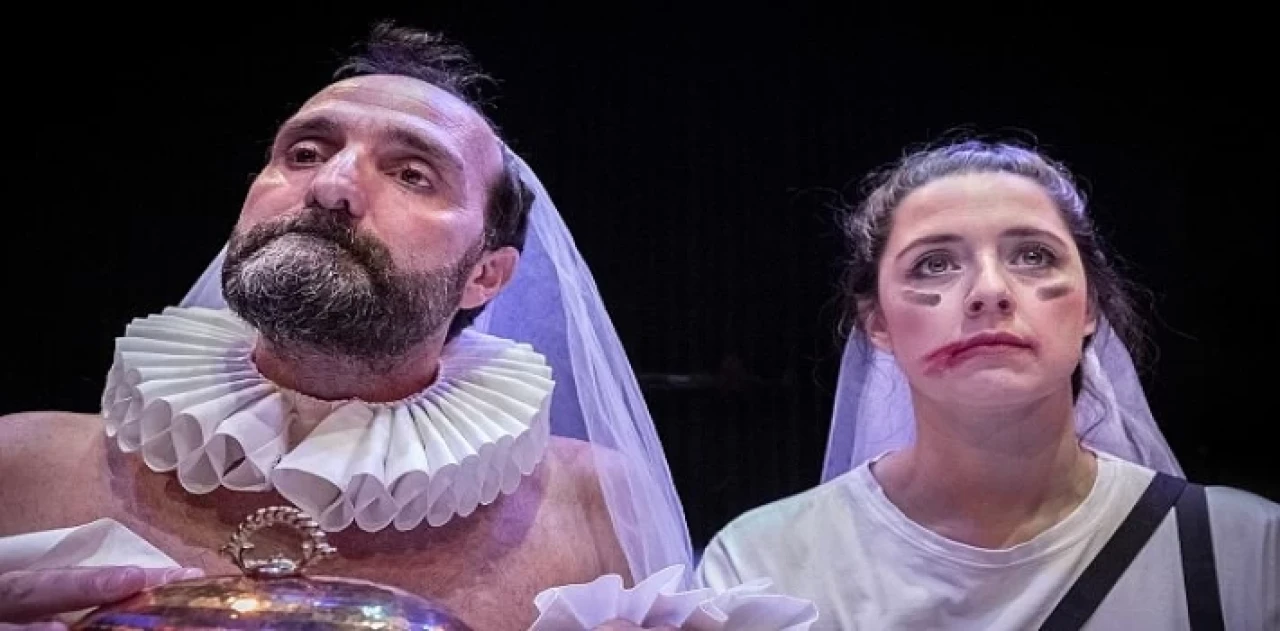 Nilüfer Belediyesi’nin düzenlediği Nilüfer Tiyatro Festivali’nde sahnelenen 'Şirreti Evcilleştirmek’ oyunu, sanatseverlerden tam not aldı