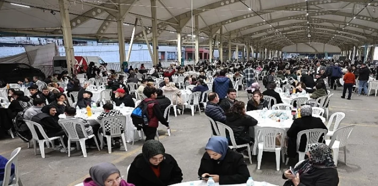 Nilüfer’de ilk iftar sofrası İhsaniye’de kuruldu