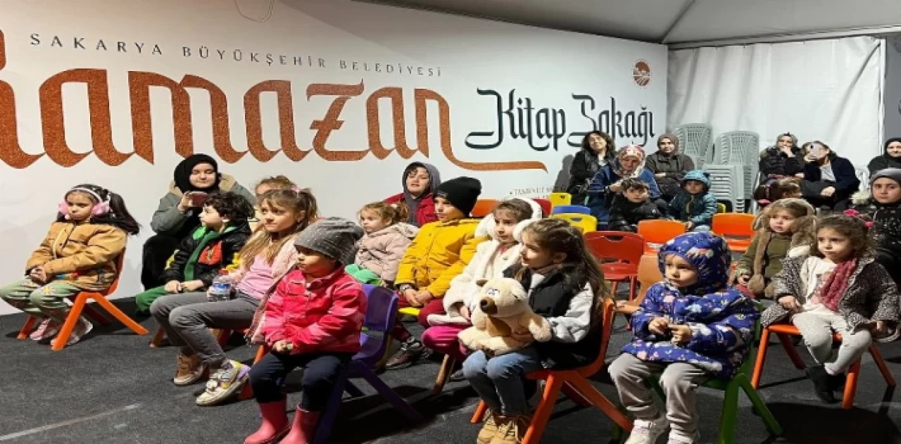 Ramazan Sokağı’nda minikleri kahkahaya boğan gösteri