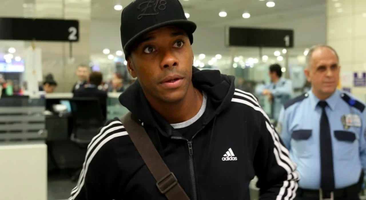 Robinho'nun 9 yıllık hapis cezasını Brezilya'da çekmesi gerektiğine karar verildi