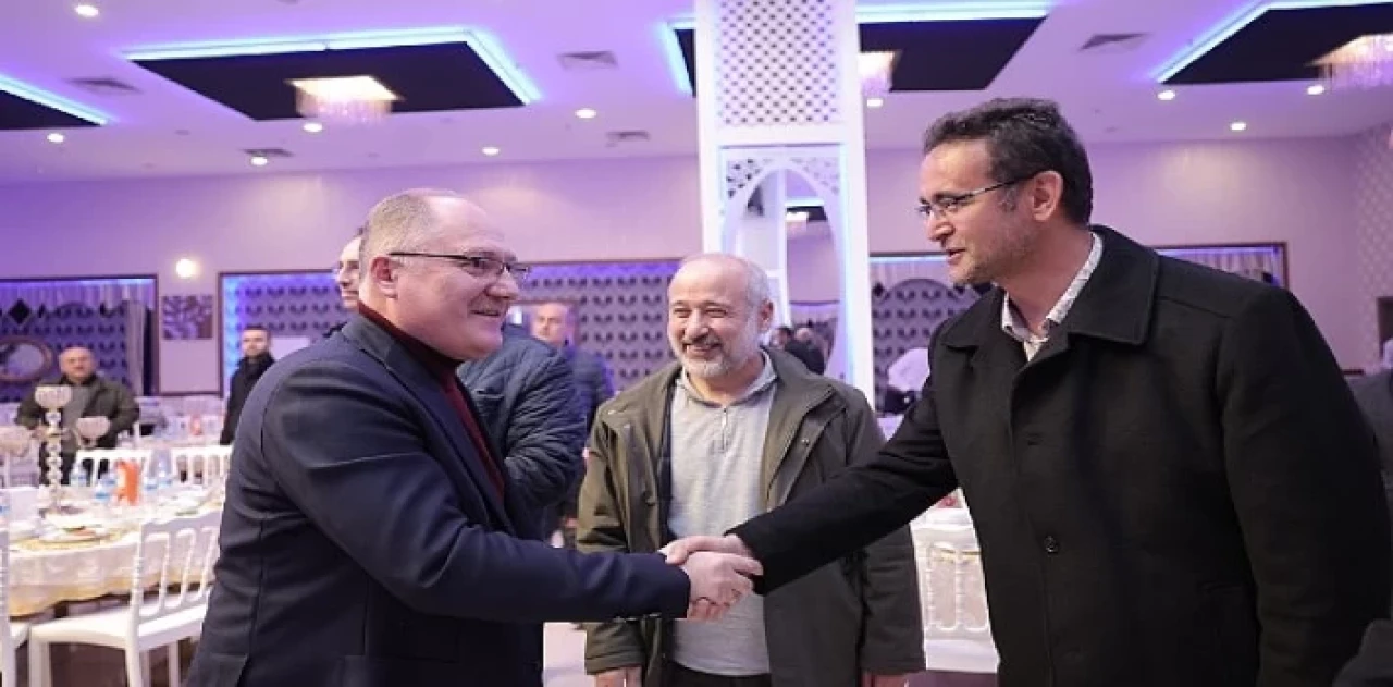 Sivas Belediyesi tarafından şehirdeki okul idarecileri ve din görevlilerine yönelik Muhabbet Sofrası iftar programı düzenlendi