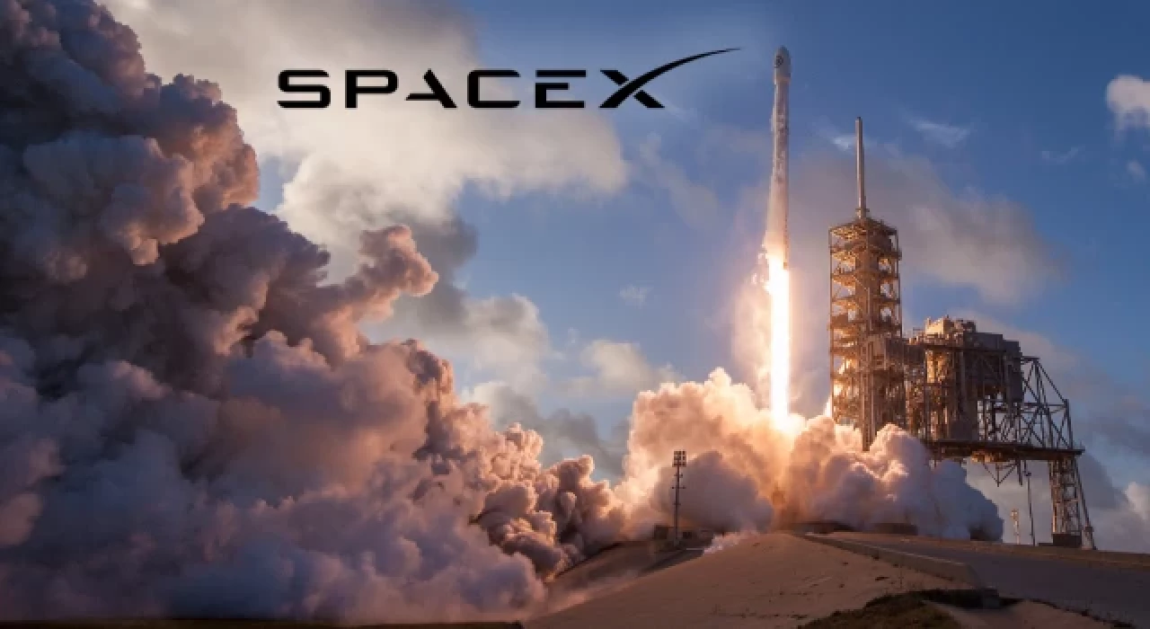 SpaceX, astronotlarını taşıyan Falcon 9 roketini başarıyla fırlattı