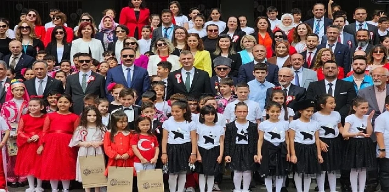 23 Nisan Ulusal Egemenlik ve Çocuk Bayramı’nın 104. yıl dönümü Gölcük’te coşku ile kutlandı.